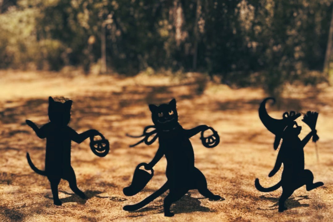 Silhouettes | Vintage Black Cats