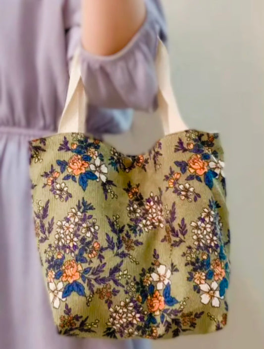 Vintage-Style Floral Handbag